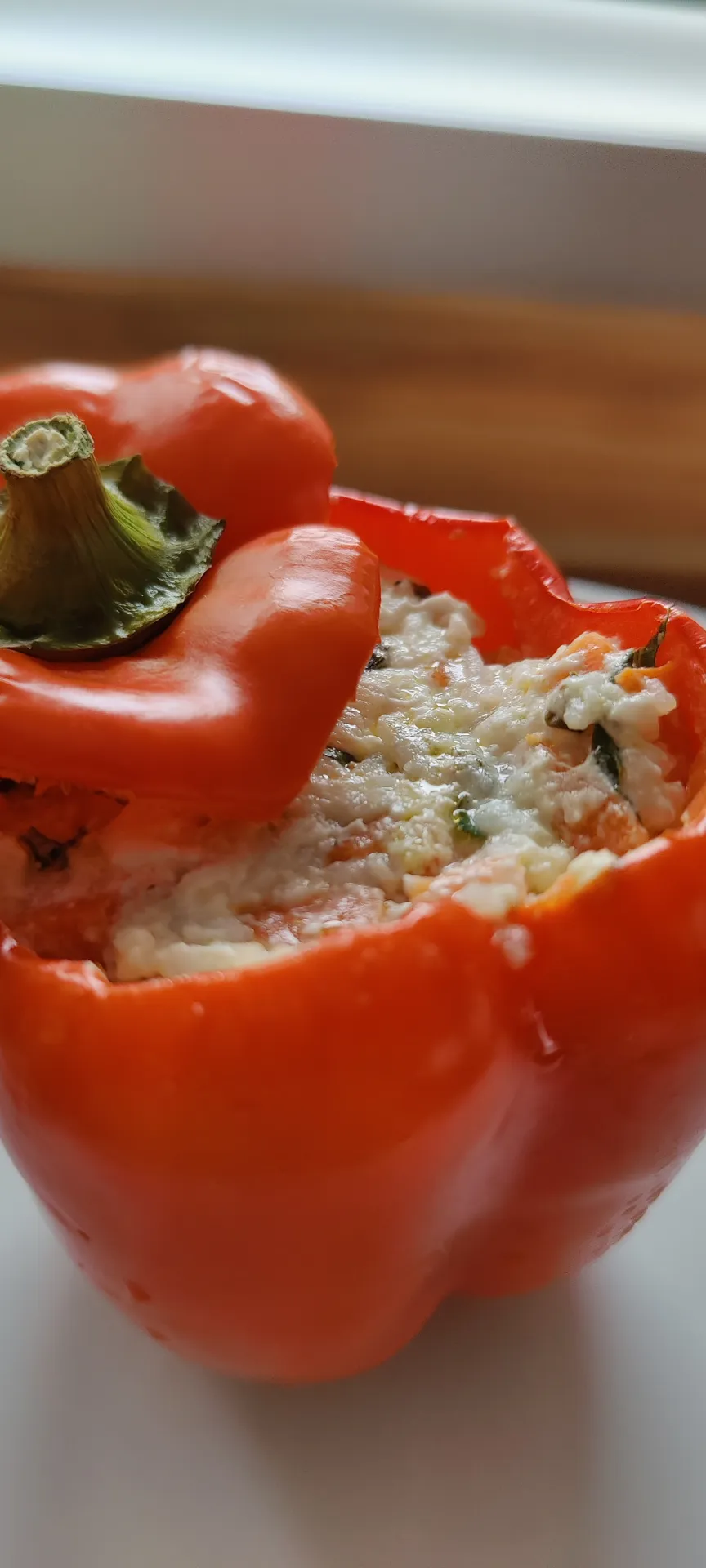 Feta-Frischkäse-gefüllte Paprika