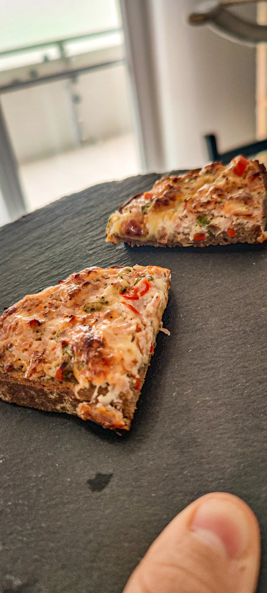 Schinken Käse Grillbrot mit Koriander