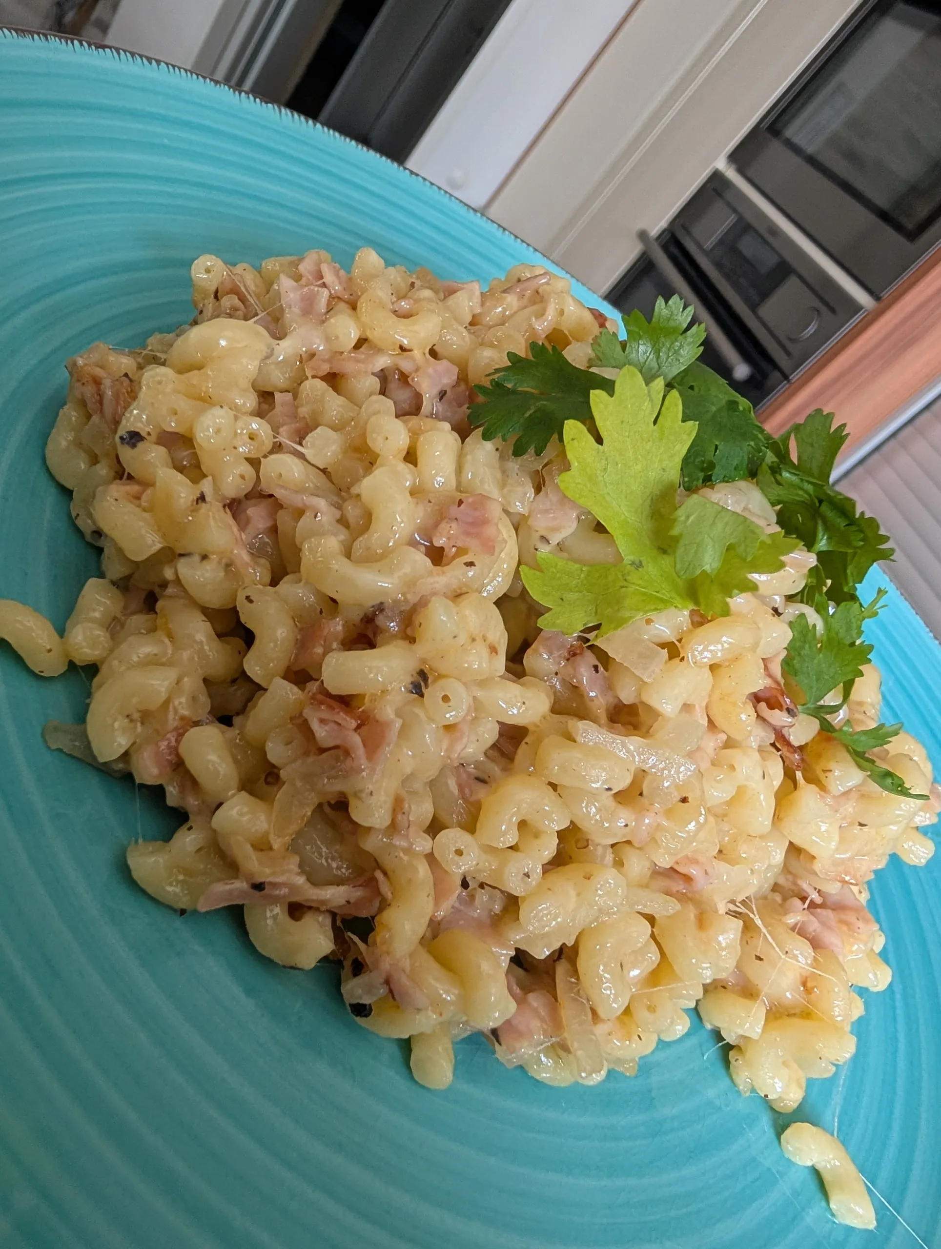 Bergkäse Hörnchen-Pfanne mit Schinken