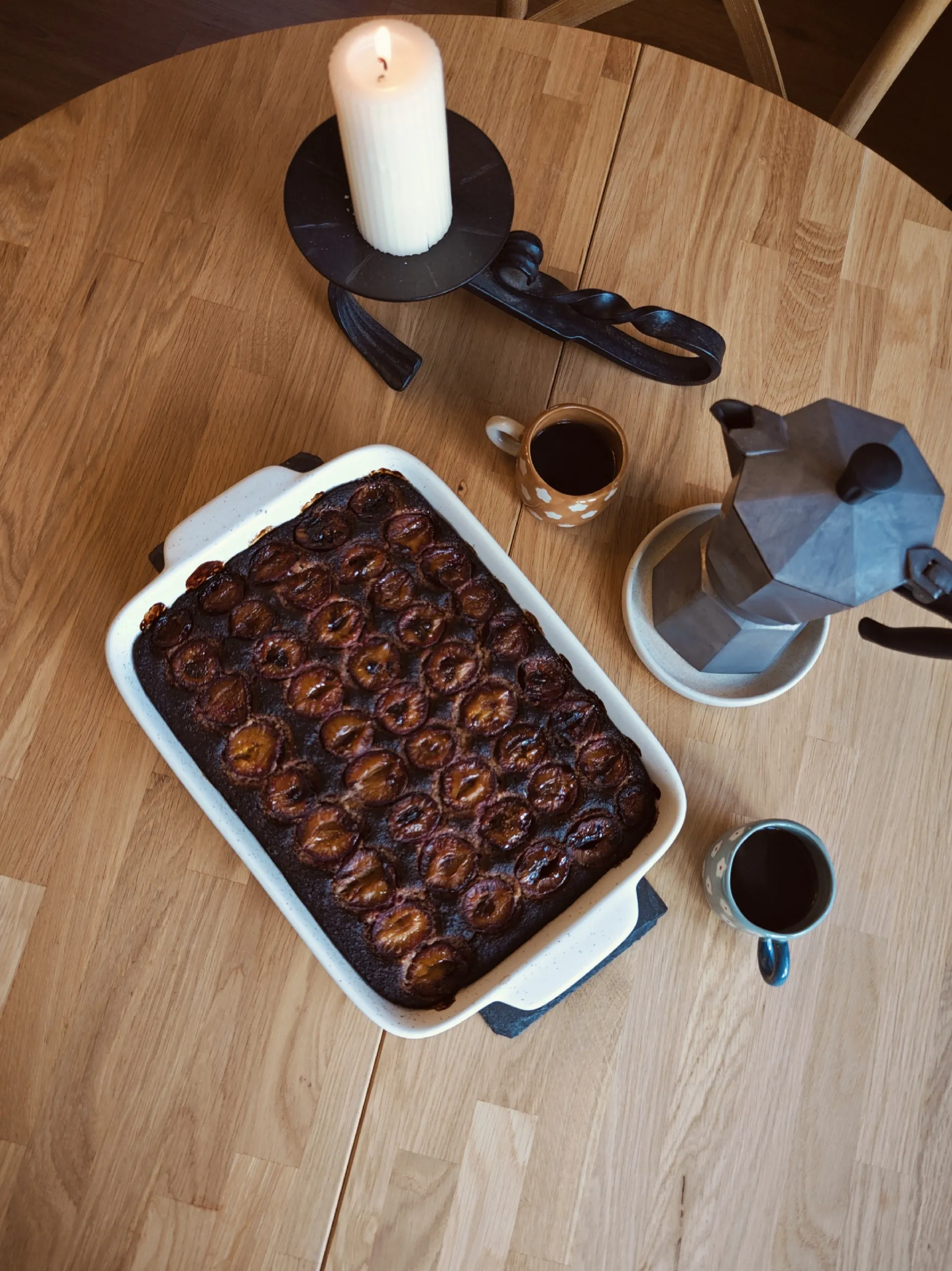 Herbstlicher Zwetschgen-Nuss-Gries Kuchen