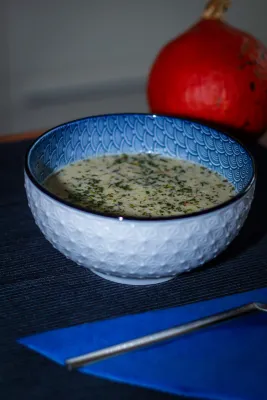 Rustikale Bierschaumsuppe mit Honig