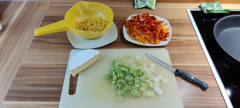 Arbeitsschritt 6: Camembert-Gemüse-Crêpes