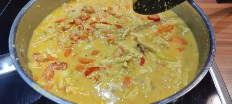 Arbeitsschritt 8: Einfaches Soja Gemüse Curry