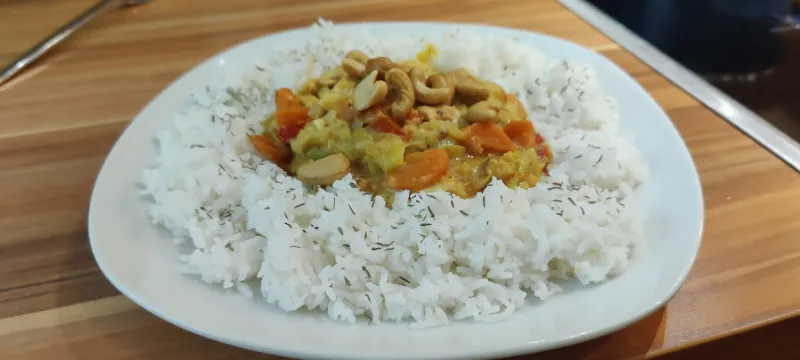 Arbeitsschritt 9: Einfaches Soja Gemüse Curry