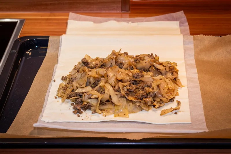 Arbeitsschritt 4: Faschierter Krautstrudel