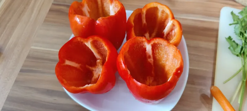 Arbeitsschritt 10: Feta-Frischkäse-gefüllte Paprika