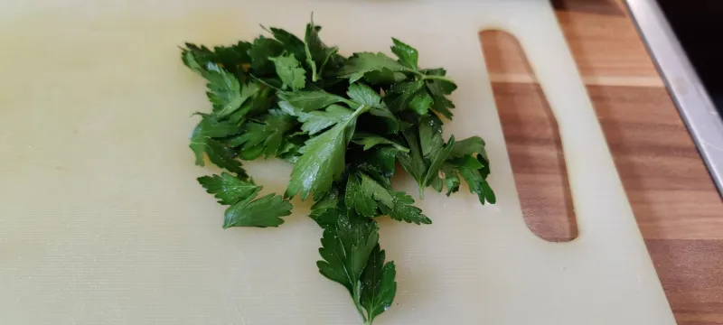 Arbeitsschritt 10: Feta-Frischkäse-gefüllte Paprika
