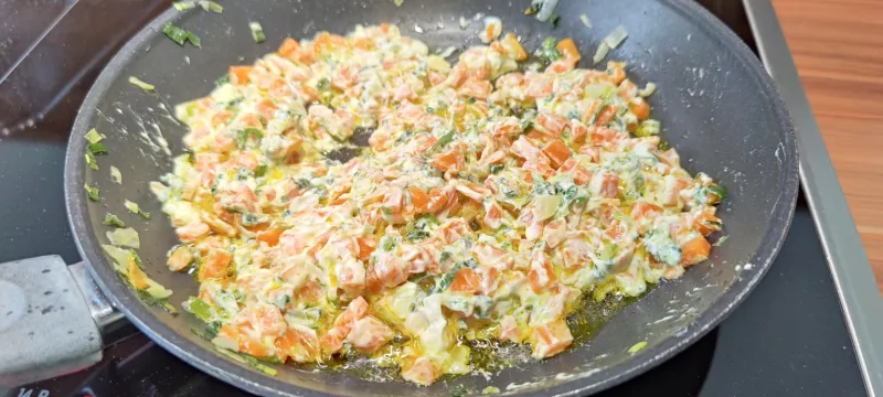 Arbeitsschritt 10: Feta-Frischkäse-gefüllte Paprika