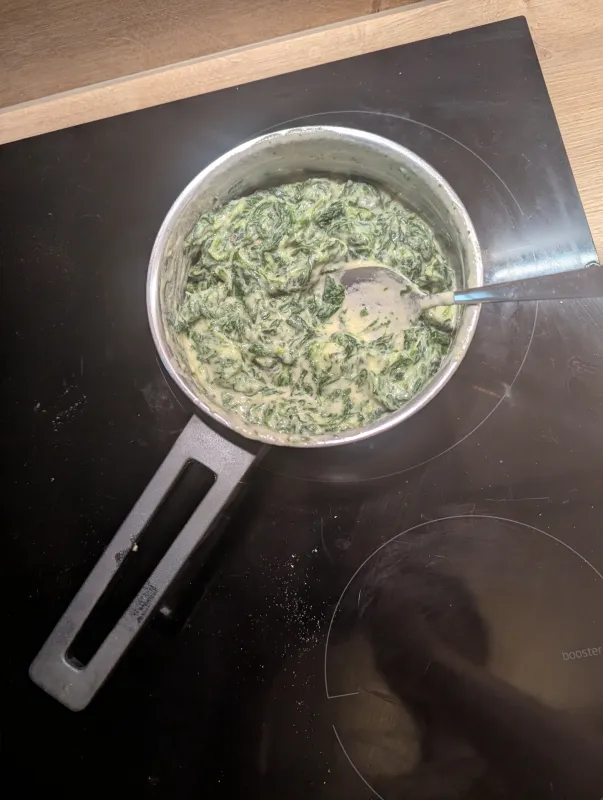 Arbeitsschritt 4: Spinat-Feta Strudel