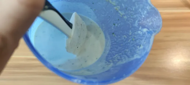 Arbeitsschritt 2: Magere Kräutertopfen Dinkel Crepes