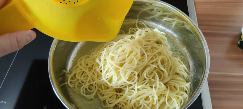 Arbeitsschritt 9: Pasta al Limone