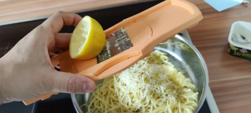 Arbeitsschritt 10: Pasta al Limone