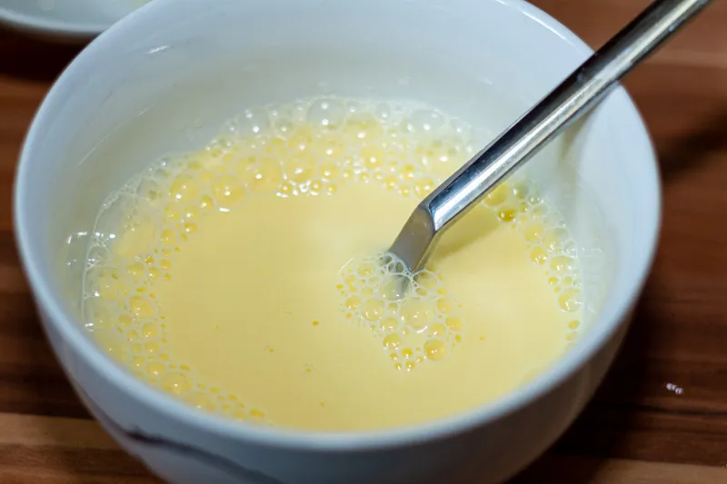 Arbeitsschritt 11: Rustikale Bierschaumsuppe mit Honig