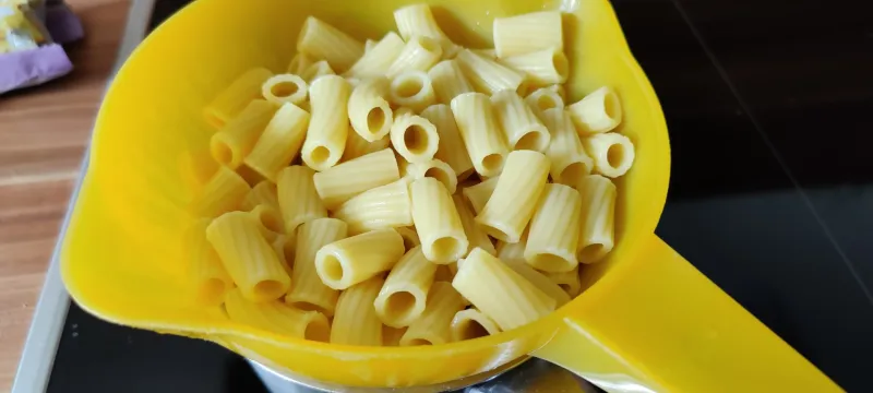 Arbeitsschritt 10: Sommerlicher Bunter Nudelsalat