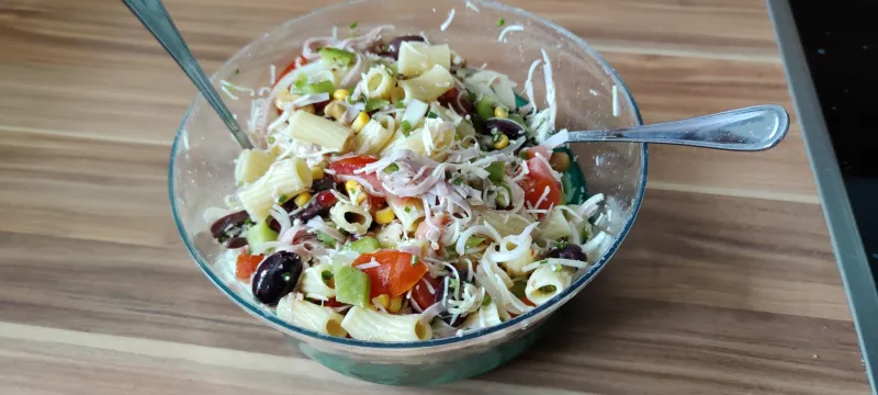 Arbeitsschritt 17: Sommerlicher Bunter Nudelsalat