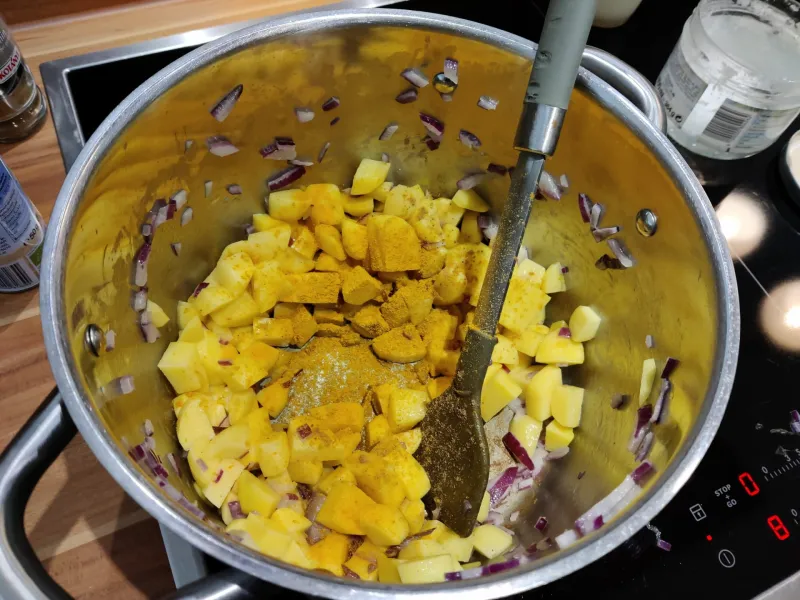 Arbeitsschritt 3: Spinat Kartoffel Curry
