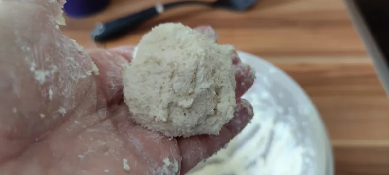 Arbeitsschritt 6: Topfenknödel mit Erdbeersoße