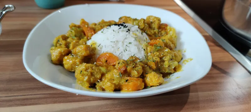 Arbeitsschritt 9: Veganes Mango Soja Curry