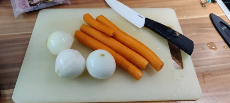 Arbeitsschritt 2: Traditionelles Ragour a la Bolognese mit Ricotta