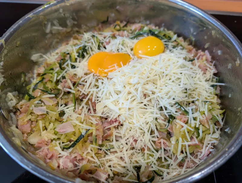 Arbeitsschritt 8: Zoodles Carbonara
