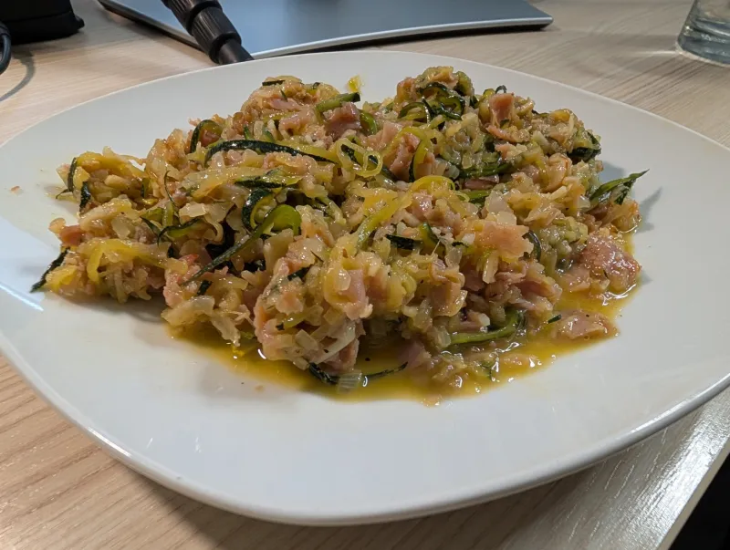 Arbeitsschritt 9: Zoodles Carbonara