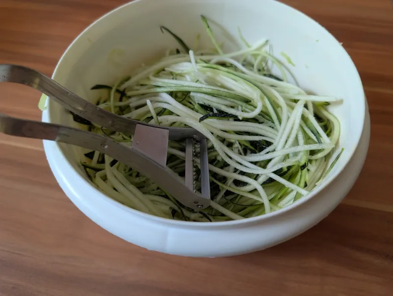 Arbeitsschritt 1: Zoodles Carbonara