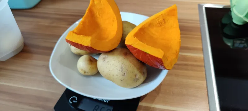 Arbeitsschritt 1: Leckere Hokkaido Kartoffelpuffer