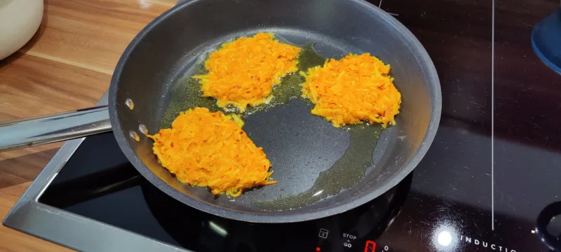 Arbeitsschritt 5: Leckere Hokkaido Kartoffelpuffer