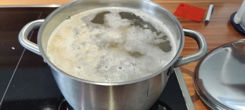 Arbeitsschritt 7: Omas Semmelknödel
