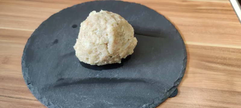 Arbeitsschritt 8: Omas Semmelknödel