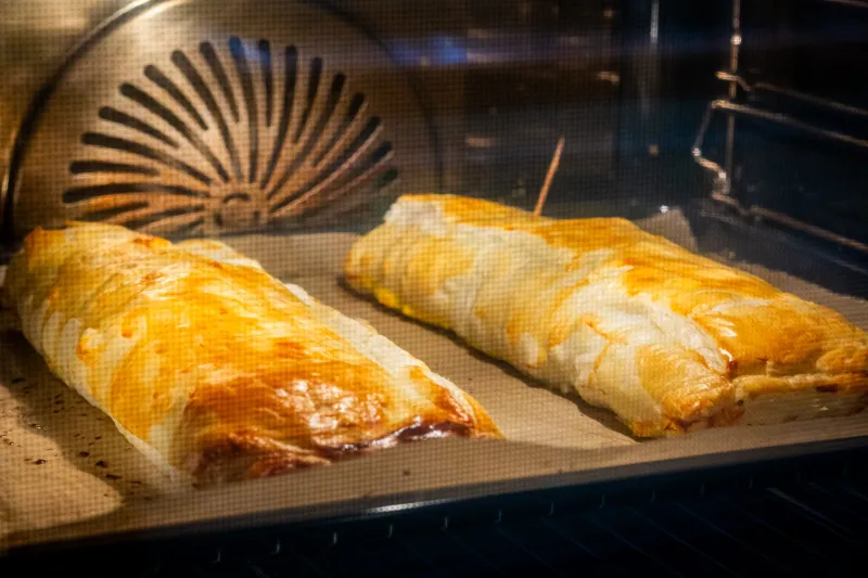 Arbeitsschritt 15: Blätterteig-Krautstrudel mit Bohnen