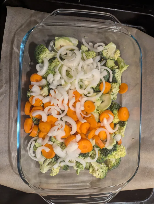 Arbeitsschritt 2: Falafel mit buntem Ofengemüse