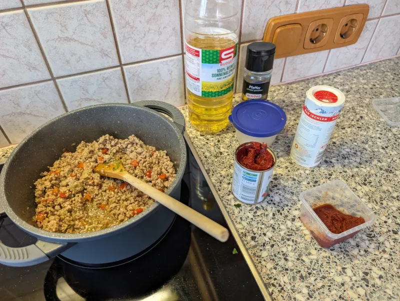 Arbeitsschritt 6: Vali Omas legendäre Spaghetti Bolognese