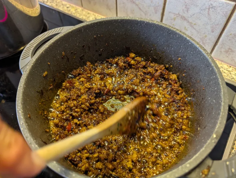 Arbeitsschritt 9: Vali Omas legendäre Spaghetti Bolognese