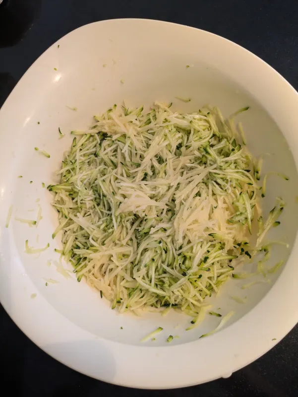 Arbeitsschritt 1: Zucchinilaberl