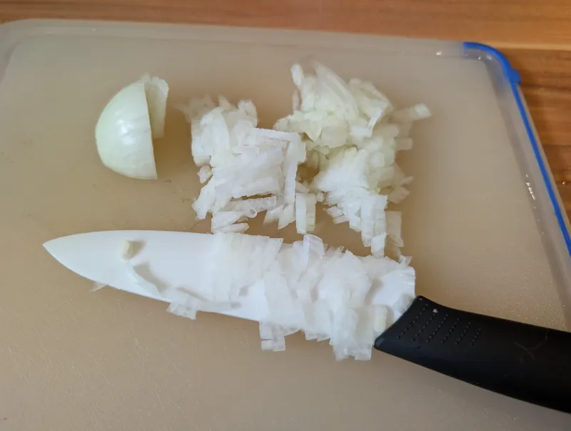 Arbeitsschritt 1: Bergkäse Hörnchen-Pfanne mit Schinken