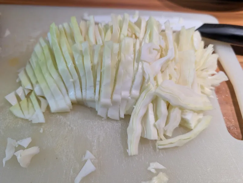 Arbeitsschritt 3: Salsiccia Weißkraut Protein Wraps mit Klebreis