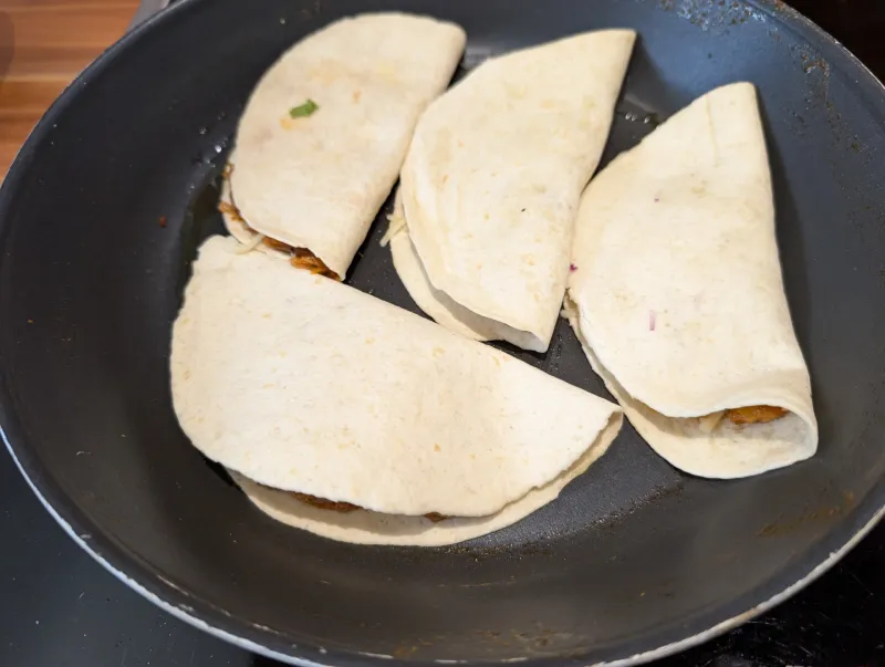 Arbeitsschritt 15: Pulled Pork Tacos mit schwarzen Bohnen und Salsa