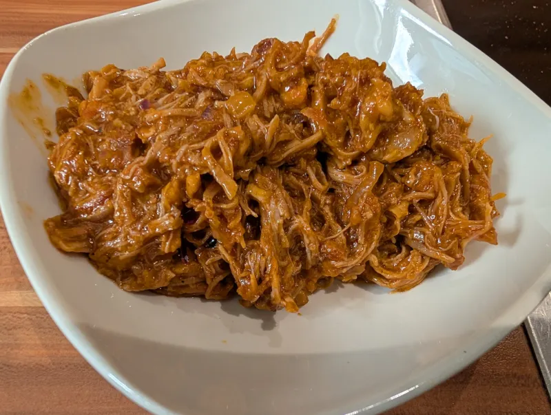 Arbeitsschritt 10: Pulled Pork Tacos mit schwarzen Bohnen und Salsa