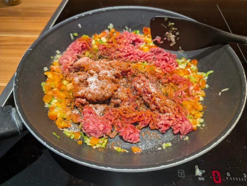Arbeitsschritt 12: Low Carb High Protein Karottenwrap mit Faschiertem